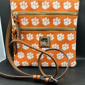 EUC Dooney and Bourke Clemson Crossbody Bag!